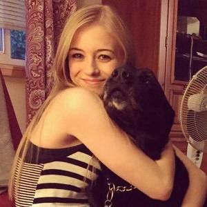 Meet your Posher, Alena